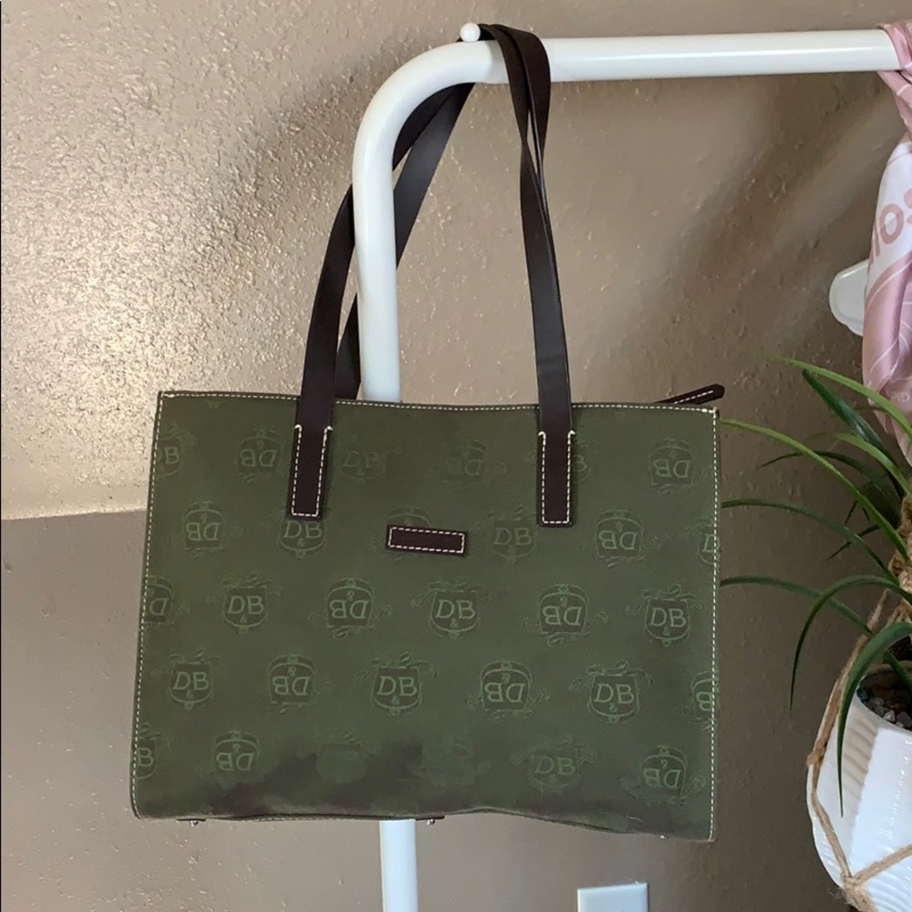 Dooney and Bourke East to West tote